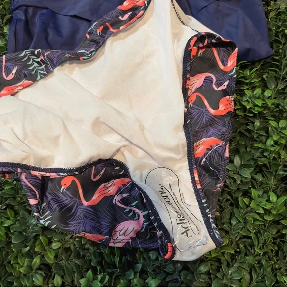 Navy blue flamingo bikini set. - Picture 3 of 8